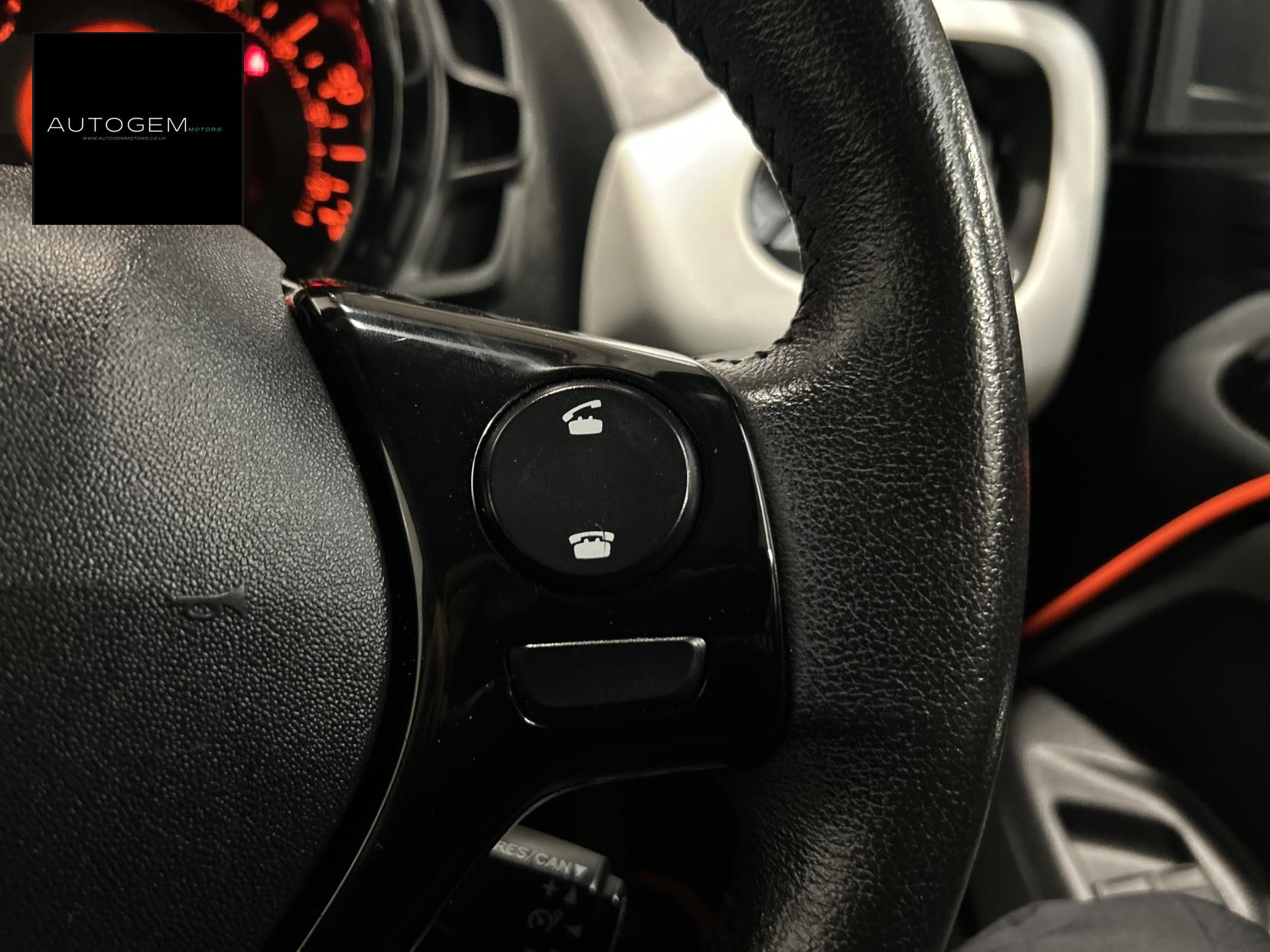 Peugeot 108 1.2 PureTech Roland Garros Top! 3dr Petrol Manual Euro 6 (82 ps)