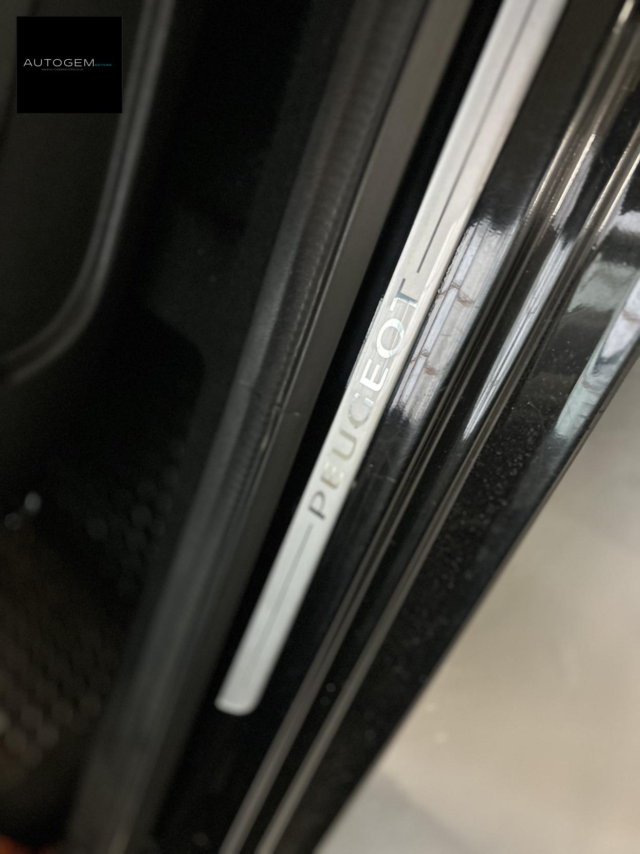 Peugeot 108 1.2 PureTech Roland Garros Top! 3dr Petrol Manual Euro 6 (82 ps)