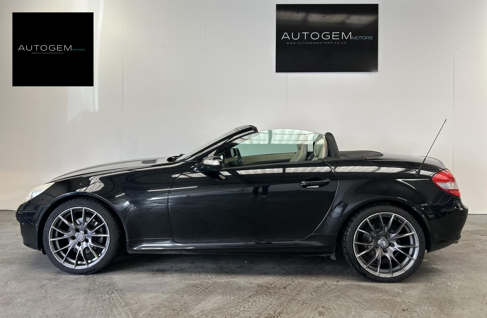 Mercedes-Benz SLK 3.0 SLK280 Convertible 2dr Petrol G-Tronic Euro 4 (231 ps)