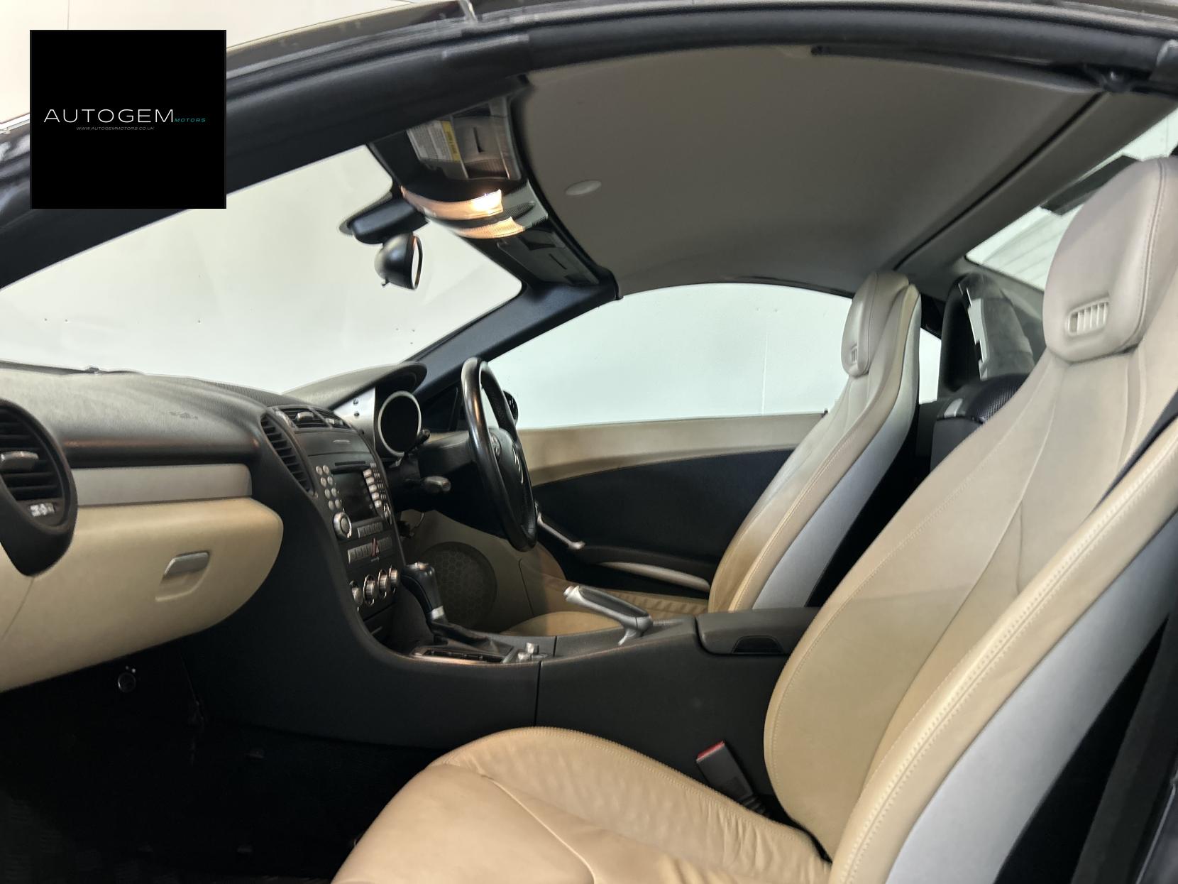 Mercedes-Benz SLK 3.0 SLK280 Convertible 2dr Petrol G-Tronic Euro 4 (231 ps)