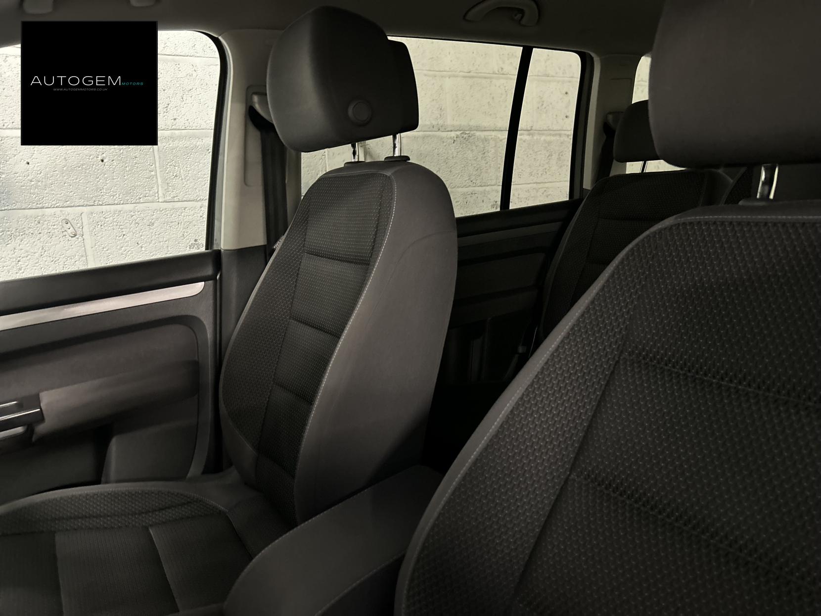 Volkswagen Touran 1.6 TDI SE MPV 5dr Diesel Manual Euro 5 (105 ps)