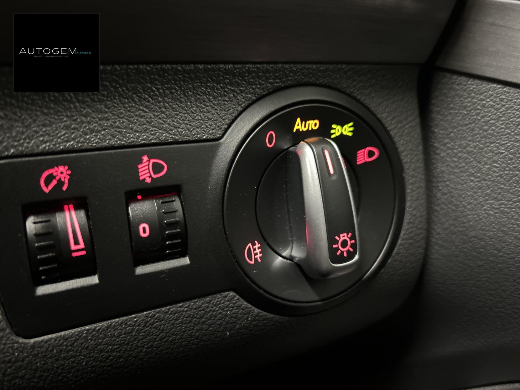 Volkswagen Touran 1.6 TDI SE MPV 5dr Diesel Manual Euro 5 (105 ps)