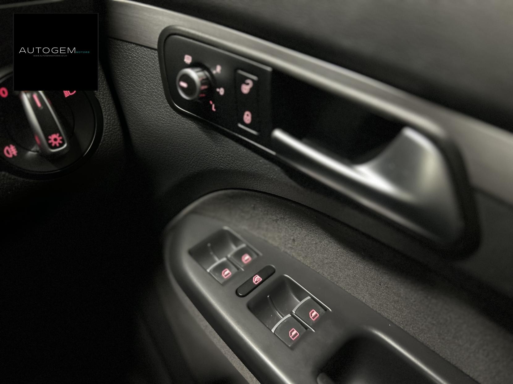 Volkswagen Touran 1.6 TDI SE MPV 5dr Diesel Manual Euro 5 (105 ps)