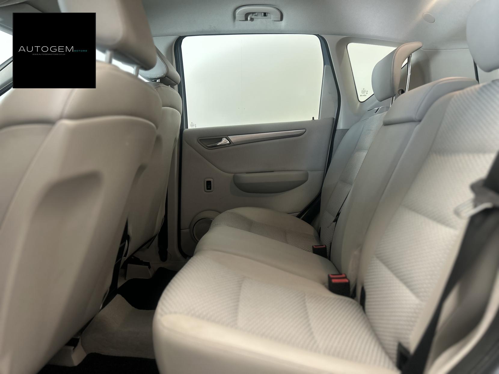 Mercedes-Benz A Class 1.7 A180 Avantgarde SE Hatchback 5dr Petrol CVT (166 g/km, 116 bhp)