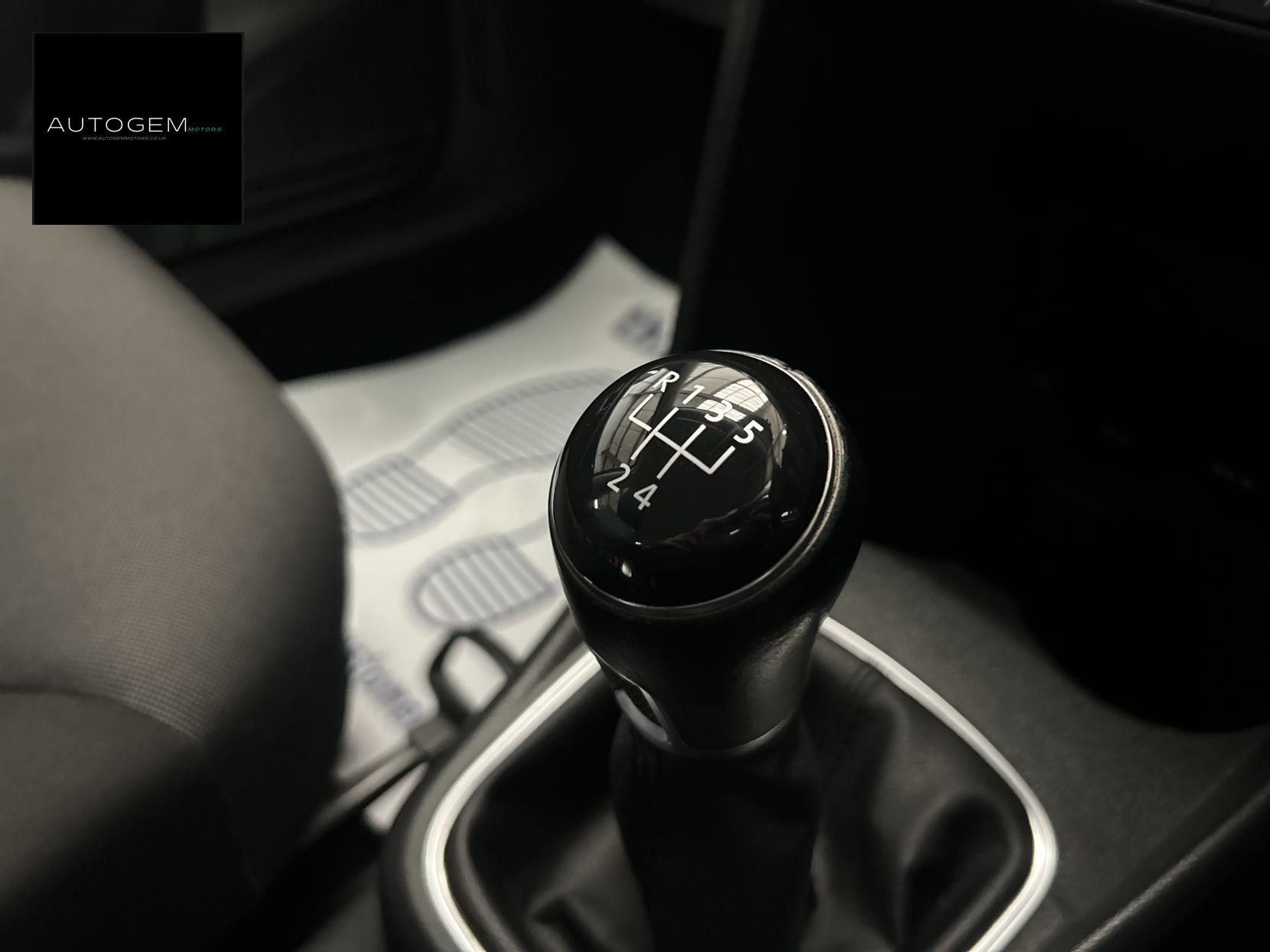 Volkswagen Polo 1.2 TSI BlueMotion Tech SE Hatchback 5dr Petrol Manual Euro 6 (s/s) (90 ps)