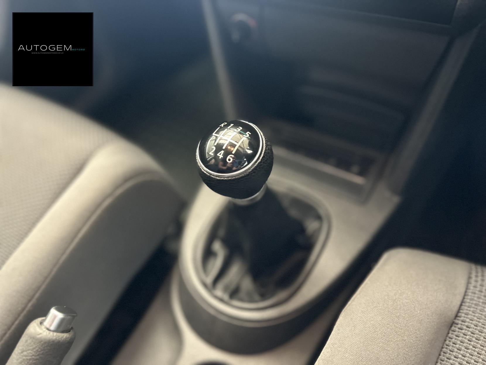 Volkswagen Touran 1.2 TSI BlueMotion Tech S MPV 5dr Petrol Manual Euro 5 (105 ps)